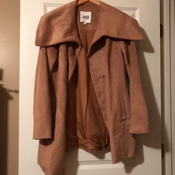 Coat - Picture 1 of 4